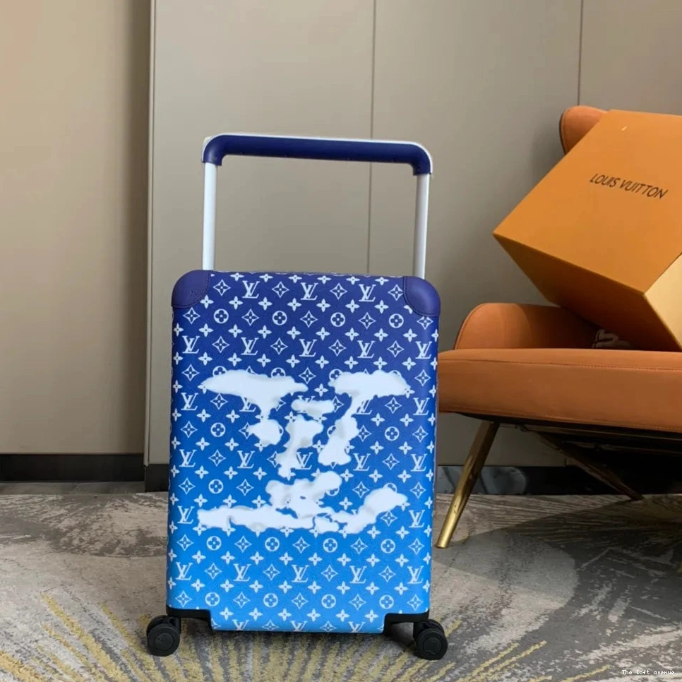 37L CLOUDS 55 SUITCASE HORIZON CABIN CUSTOM 0515